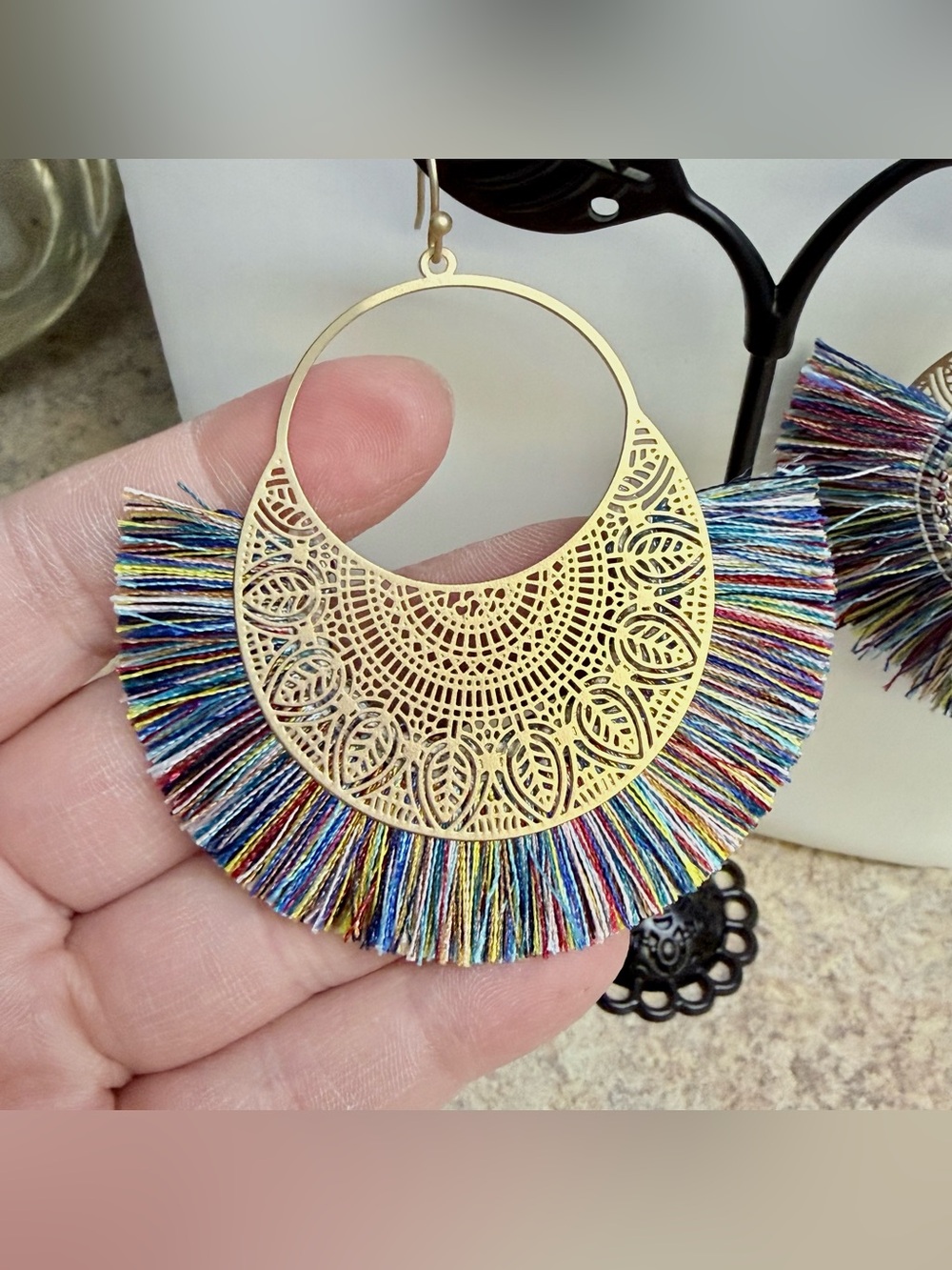 Bohemian fan shaped gold filigree earrings - Picture 2 of 3